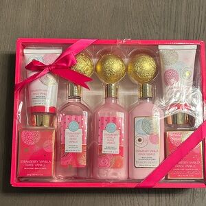Strawberry Vanilla Bath & Body Set with Pink and Gold Design